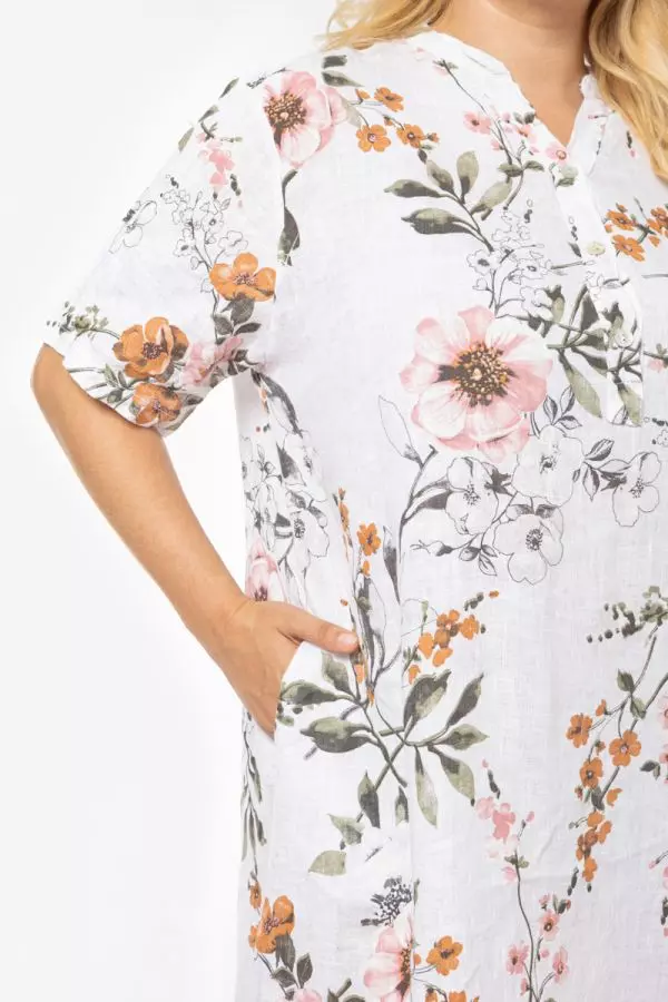 Λινό floral φόρεμα με τσέπες σε λευκό χρώμα