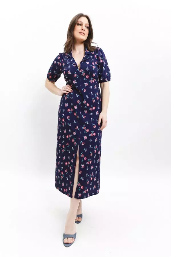 Midi floral φόρεμα με άνοιγμα μπροστά σε μπλε σκούρο χρώμα