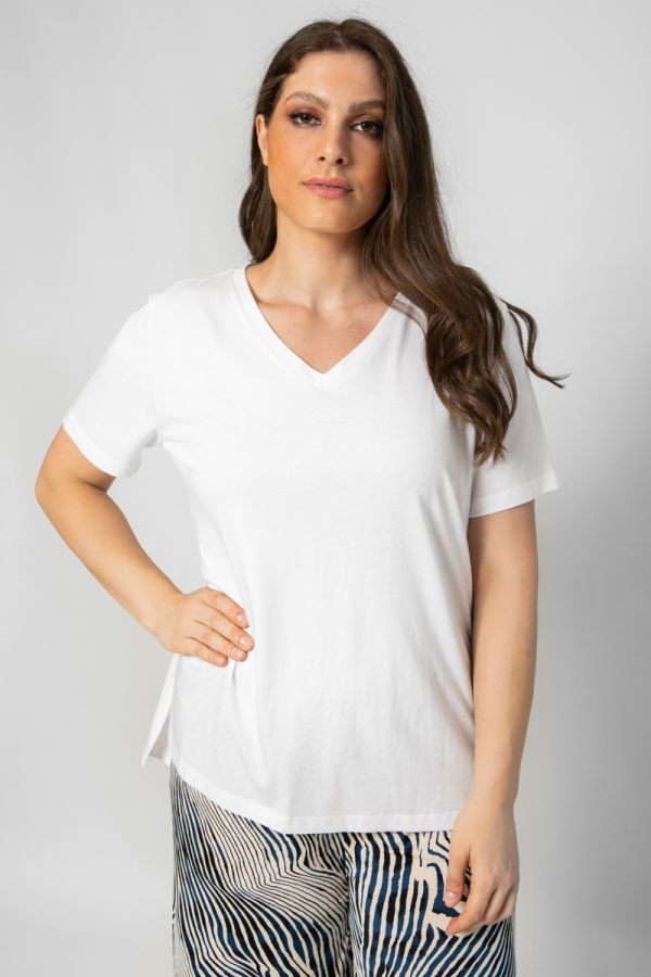  T-shirt με V λαιμόκοψη σε λευκό χρώμα