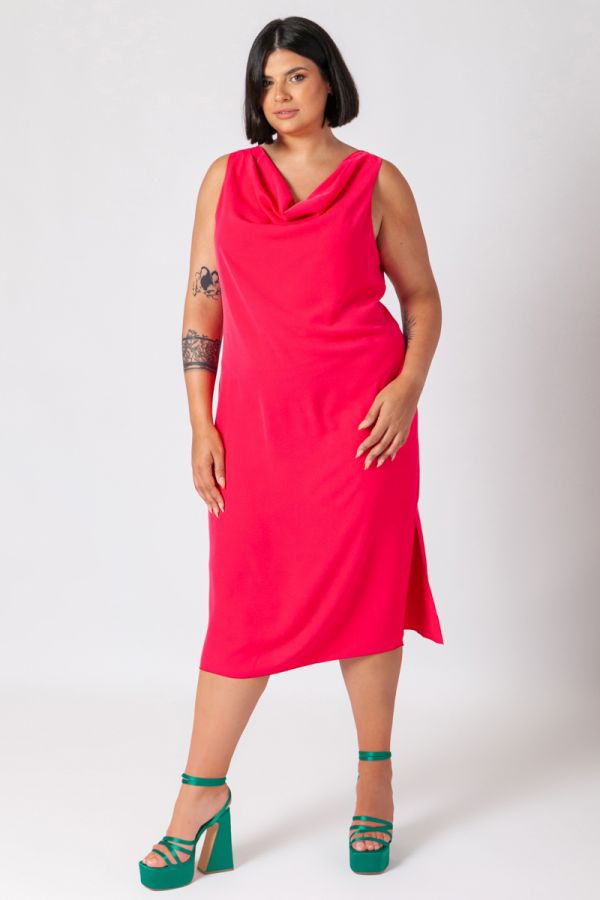 Midi ντραπέ αμάνικο φόρεμα με άνοιγμα σε φουξ χρώμα