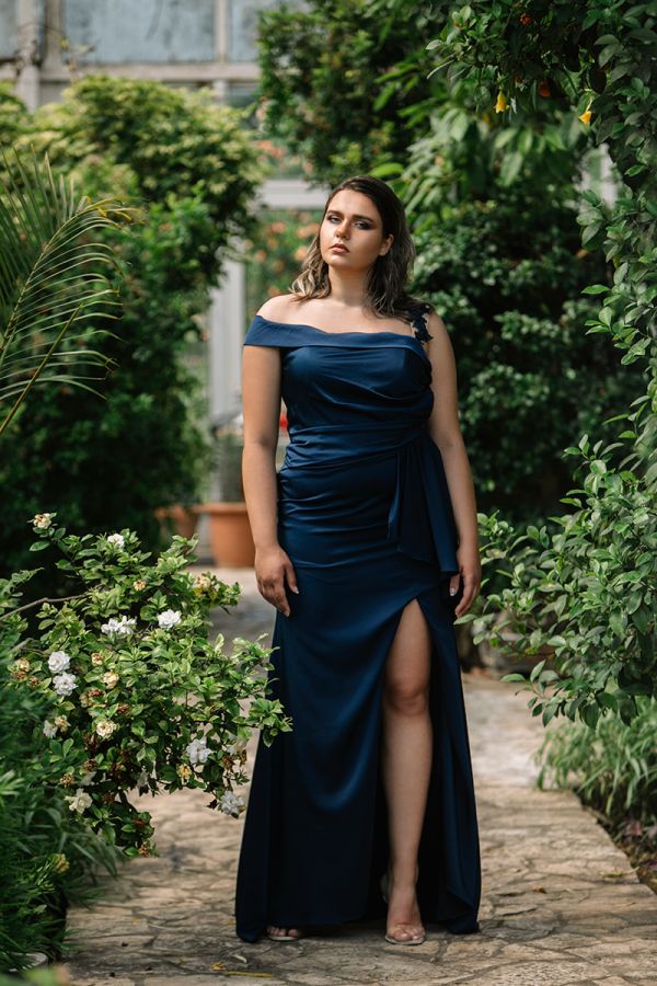 Satin-like maxi ντραπέ φόρεμα σε μπλε χρώμα 