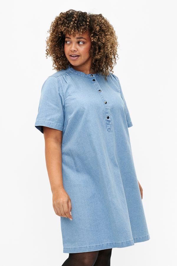 Φόρεμα με κουμπιά σε denim light blue χρώμα