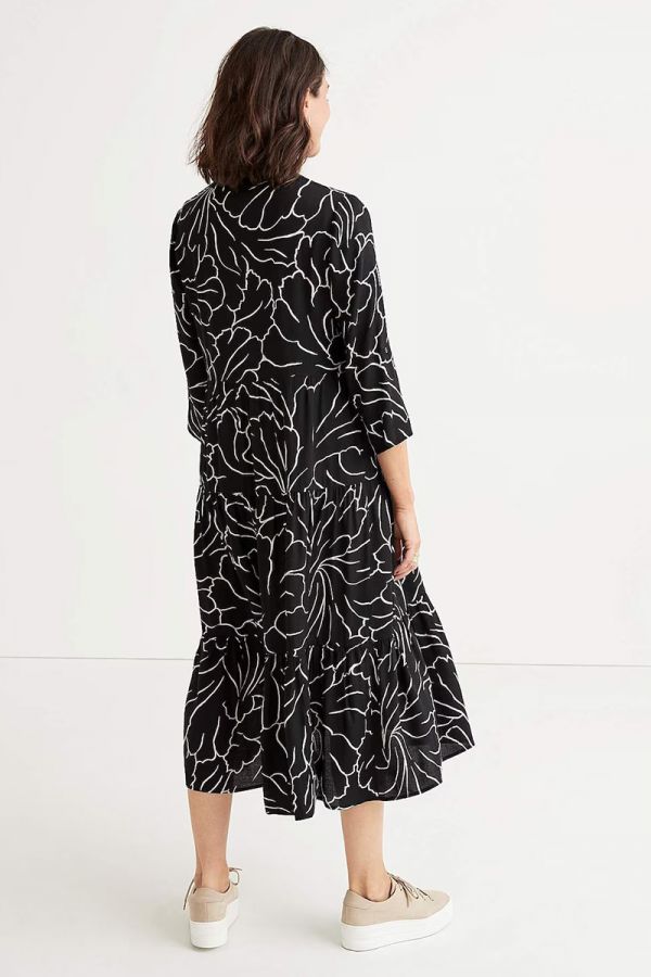 Maxi φόρεμα με 3/4 μανίκια και βολάν σε μαύρο/άσπρο χρώμα 1xl 2xl 3xl 4xl 5xl 