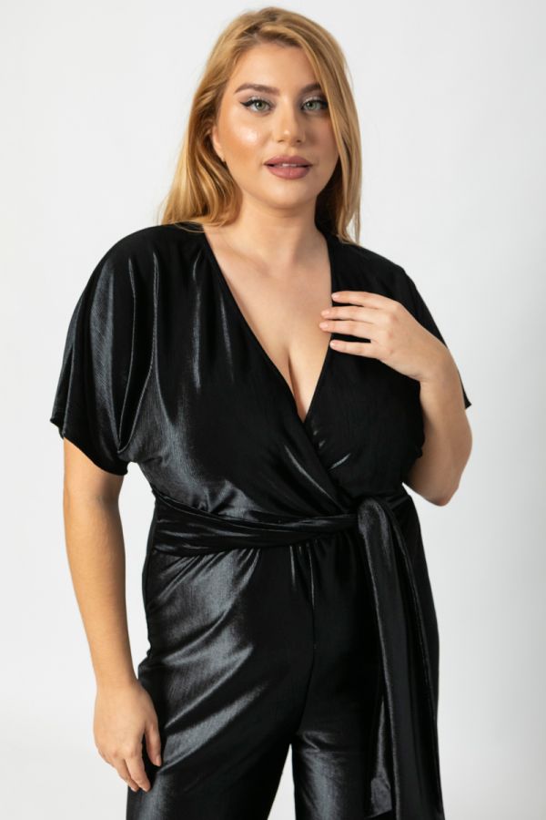 Ολόσωμη φόρμα βελουτέ με ζώνη σε μαύρο χρώμα