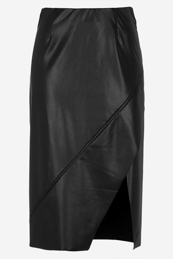 Midi leather-like ασύμμετρη φούστα σε μαύρο χρώμα