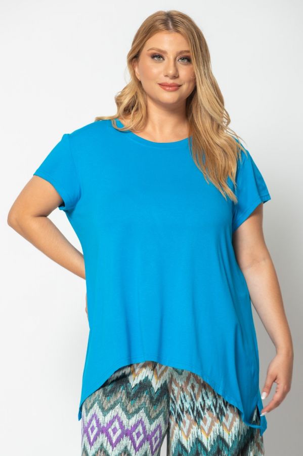 Κοντομάνικη μπλούζα με μύτες στο τελείωμα σε γαλάζιο χρώμα