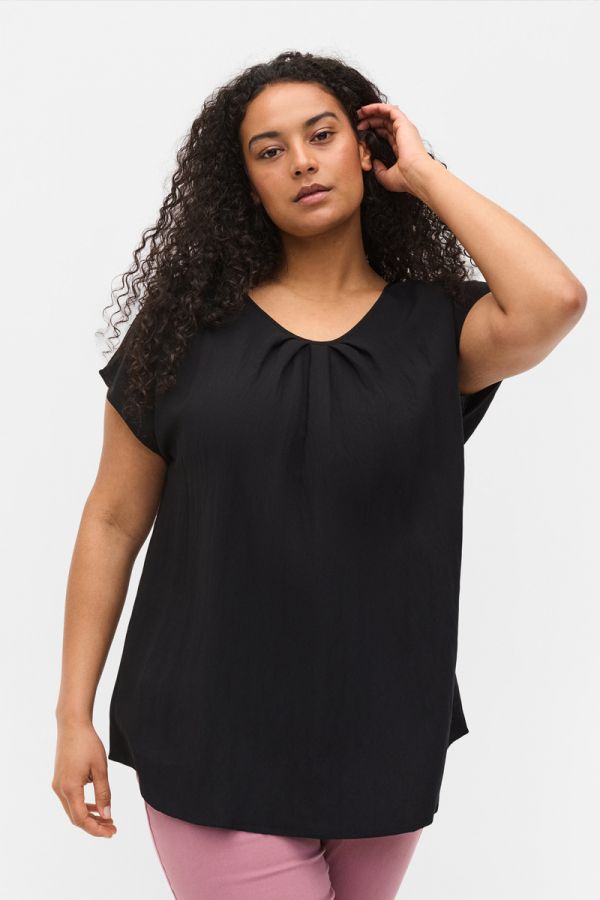 Κοντομάνικη μπλούζα με πιέτες σε μαύρο χρώμα