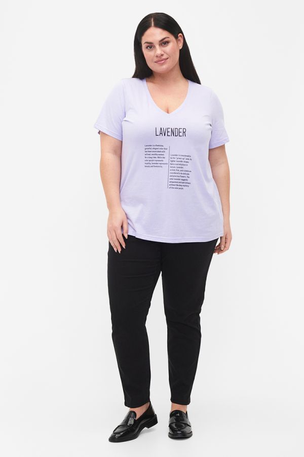 Κοντομάνικη μπλούζα με τύπωμα και V λαιμόκοψη σε λιλά χρώμα 1xl 2xl 3xl 4xl 5xl 