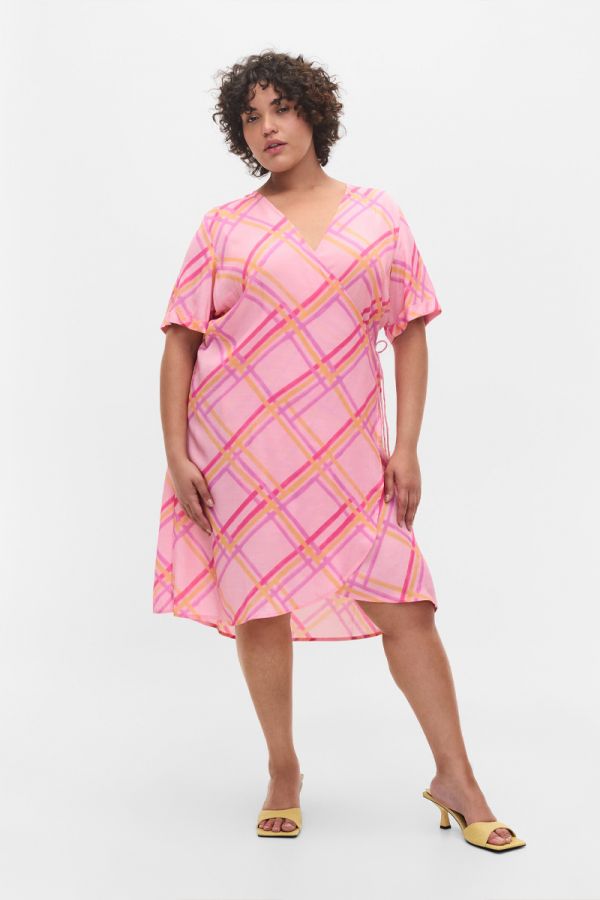 Κρουαζέ κοντομάνικο φόρεμα με σχέδια σε ροζ χρώμα