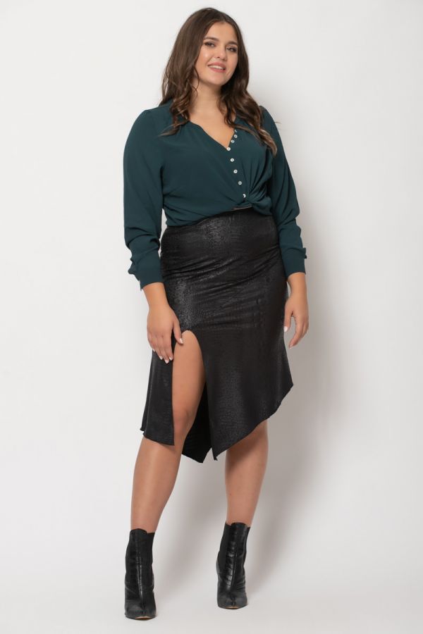 Leather-like φούστα ασύμμετρη με σκίσιμο σε μαύρο χρώμα