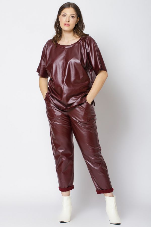Leather-like μπλούζα με ραφή σε μπορντώ χρώμα