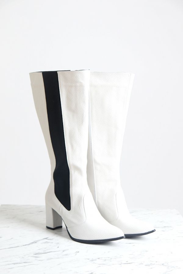 Leather-like μπότα-κάλτσα με φαρδιά γάμπα και τακούνι σε εκρού χρώμα