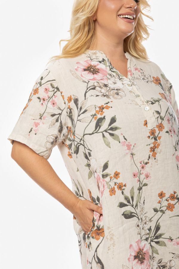 Λινό floral φόρεμα με τσέπες σε μπεζ χρώμα
