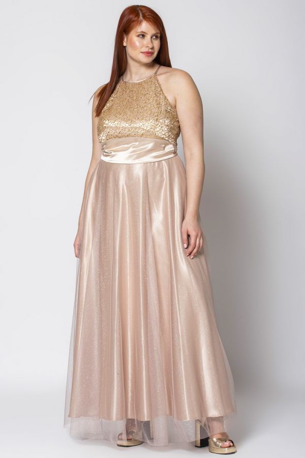 Μακρύ φόρεμα με παρτούς ώμους και ζώνη σε χρυσό χρώμα