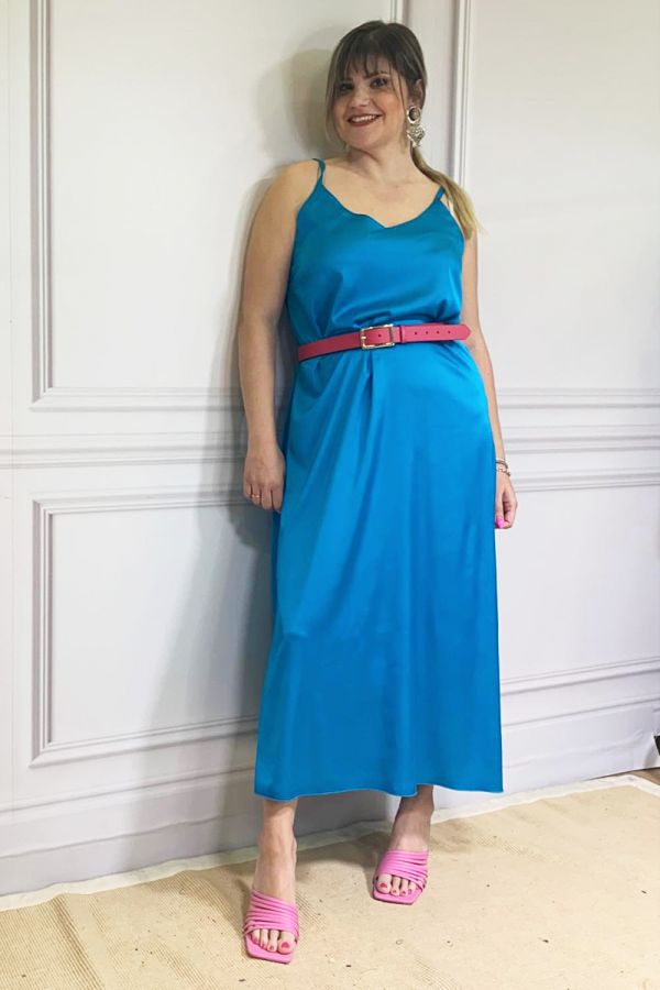 Μακρύ σατέν φόρεμα με τιράντες σε τυρκουάζ χρώμα