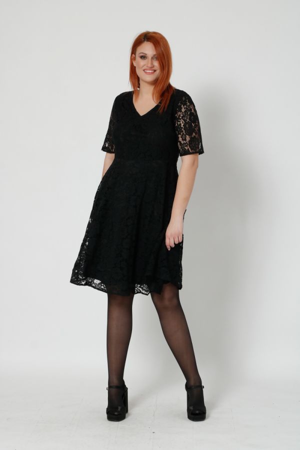 Midi φόρεμα από δαντέλα σε μαύρο χρώμα 1xl,2xl,3xl,4xl,5xl