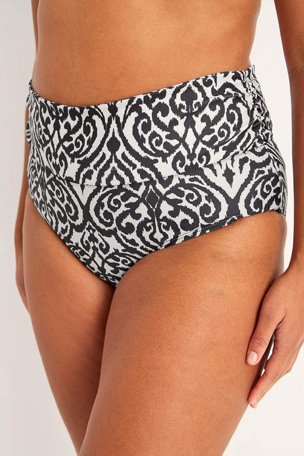 Εμπριμέ bikini-slip με μπάσκα σε μπεζ/μαύρο χρώμα