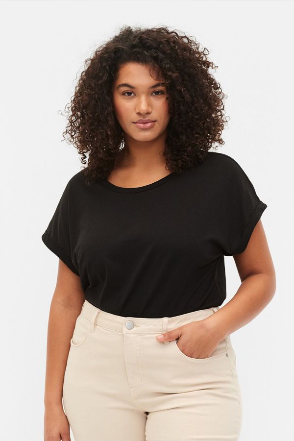 Κοντομάνικη μπλούζα με ρεβέρ στα μανίκια σε μαύρο χρώμα 1xl 2xl 3xl 4xl 5xl 
