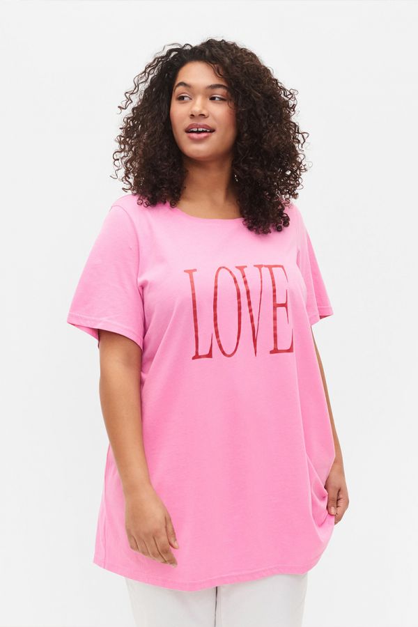 Κοντομάνικη μακριά μπλούζα με τύπωμα 'Love' σε ροζ χρώμα 1xl 2xl 3xl 4xl 5xl 