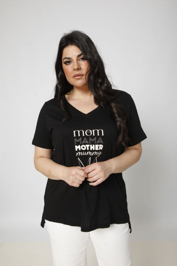 T-shirt με τύπωμα "mom" σε μαύρο χρώμα