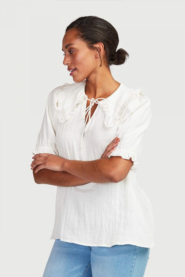 Μπλούζα με γιακά και δέσιμο σε λευκό χρώμα