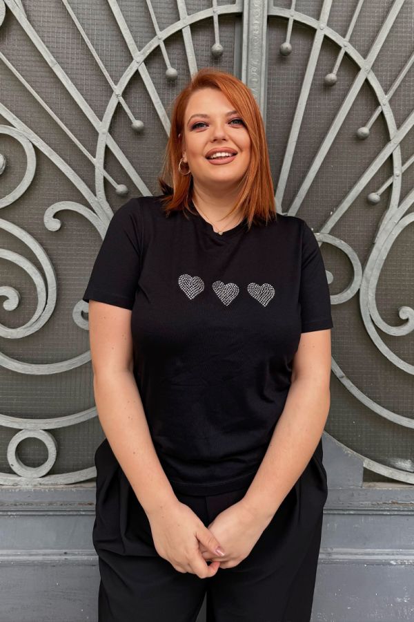 T-shirt με στρας καρδιές σε μαύρο χρώμα