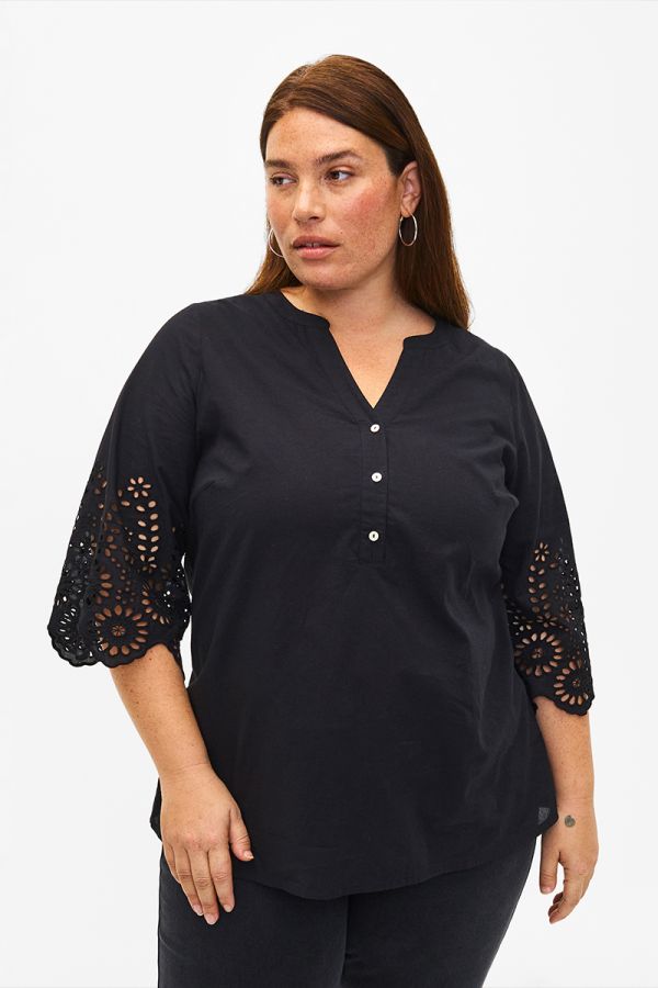 Cotton μπλούζα με διάτρητα μανίκια σε μαύρο χρώμα