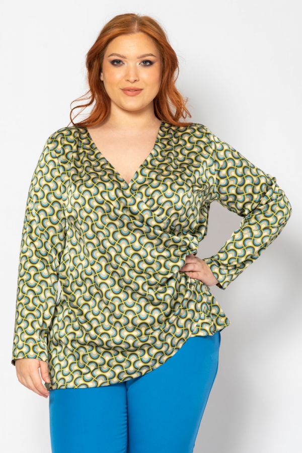 Σατέν κρουαζέ μπλούζα με print σε πράσινο χρώμα 1xl 2zxl 3xl 4xl 5xl 