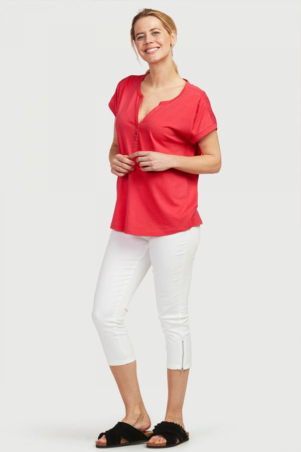 Κοντομάνικη μπλούζα με κουμπιά σε κόκκινο χρώμα