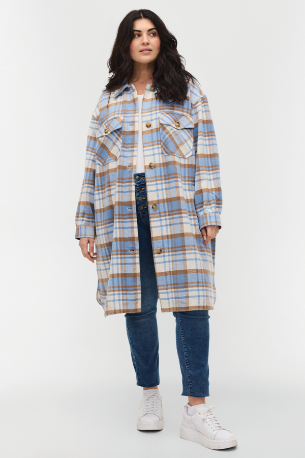 Overshirt καρό με τσέπες σε εκρού/σιέλ χρώμα