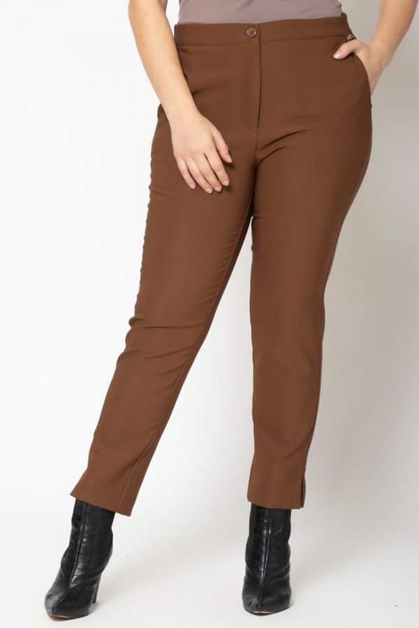 Παντελόνι ίσιο με λάστιχο στο πίσω μέρος σε σοκολά χρώμα