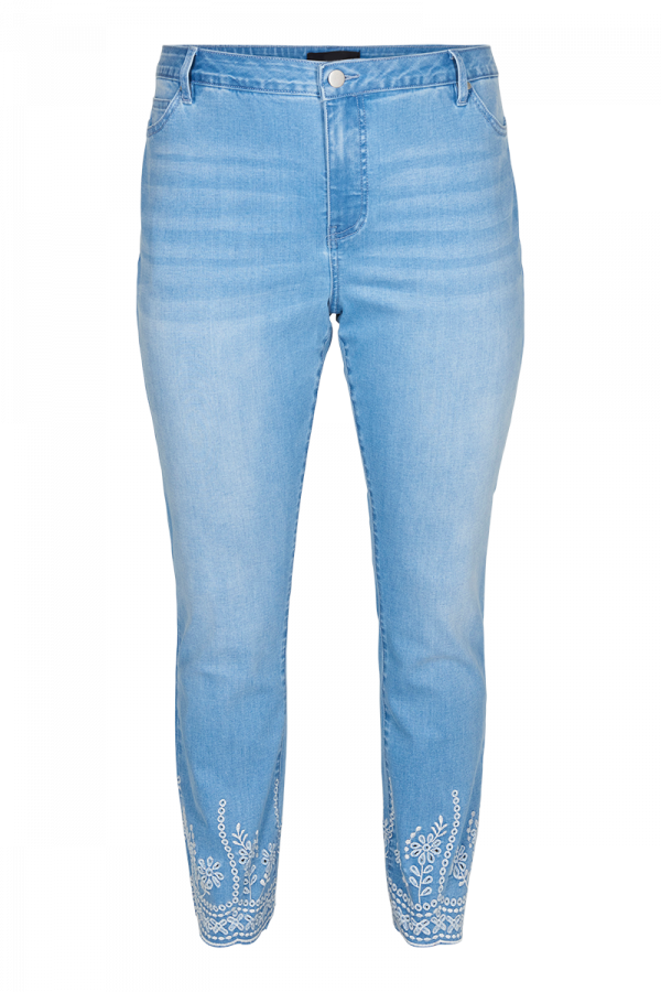 Παντελόνι jean κάπρι με κέντημα στο τελείωμα σε denim light blue χρώμα