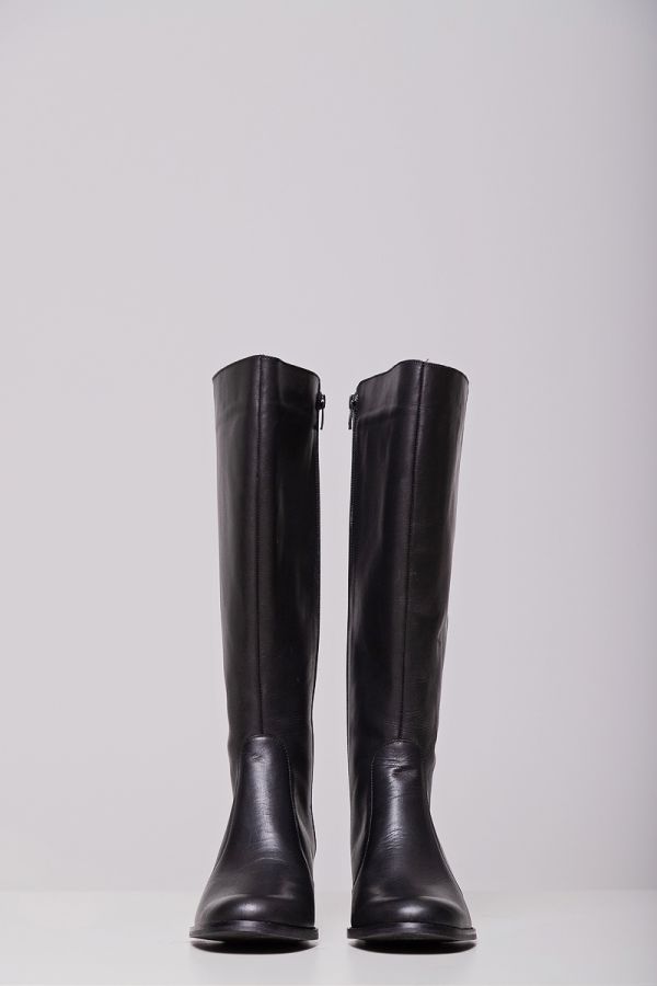 Real-leather μπότα ιππασίας με έξτρα φαρδιά γάμπα σε μαύρο χρώμα