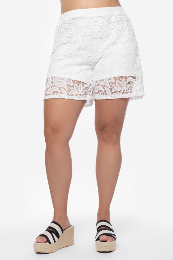 Shorts όλο δαντέλα σε λευκό χρώμα