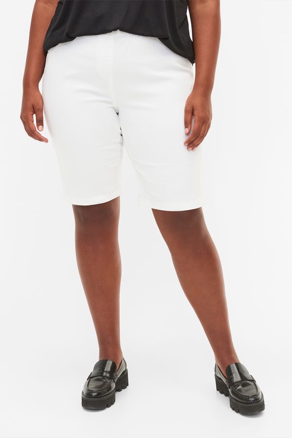 Jean shorts με μπάσκα σε denim white χρώμα