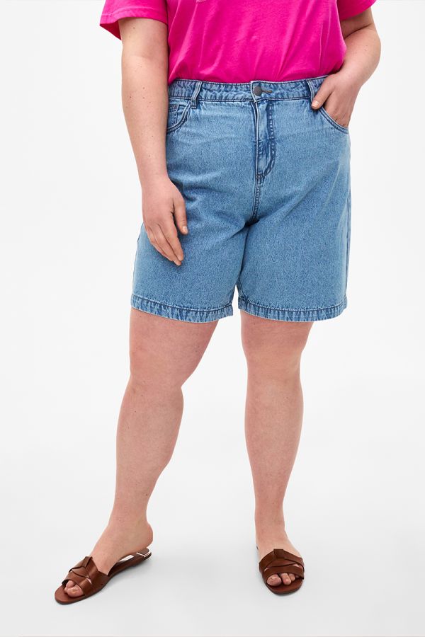 Ψηλόμεσο jean shorts σε denim light blue χρώμα