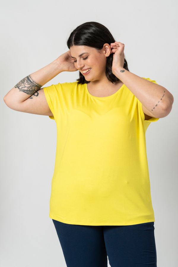 T-shirt με στρογγυλή λαιμόκοψη σε κίτρινο χρώμα