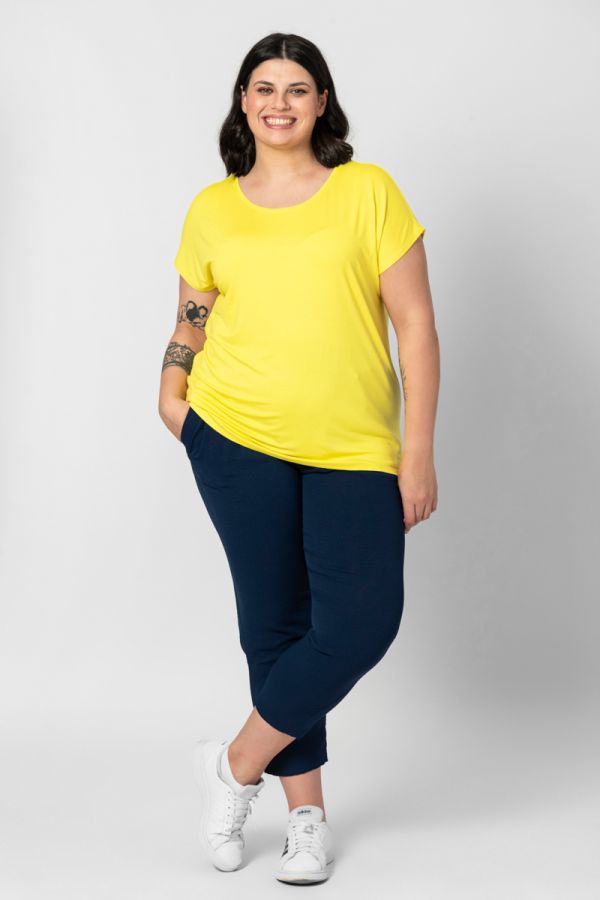 T-shirt με στρογγυλή λαιμόκοψη σε κίτρινο χρώμα
