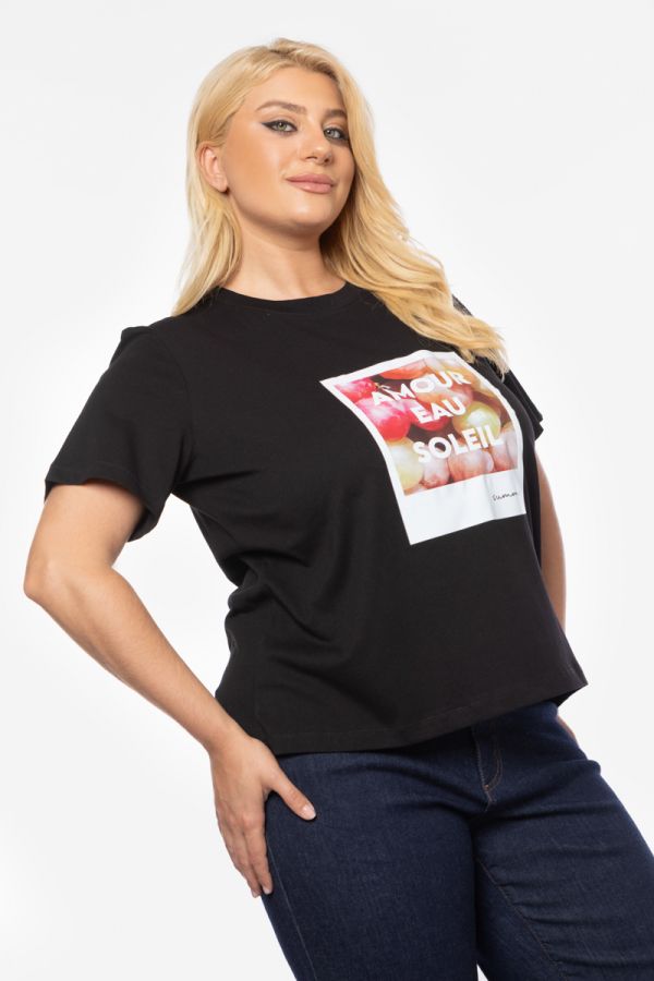 T-shirt με τύπωμα 'Amour Eau Soleil' σε μαύρο χρώμα