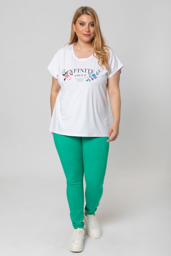 T-shirt με τύπωμα "Infinite Amour" σε λευκό χρώμα σε μεγάλα μεγέθη  xl, 2xl,3xl,4xl