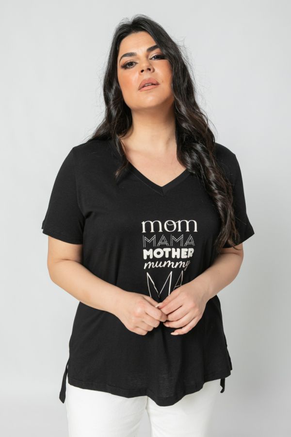 T-shirt με τύπωμα "mom" σε μαύρο χρώμα