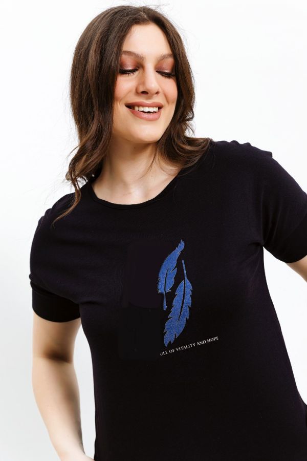 T-shirt με τύπωμα φτερά σε μαύρο χρώμα