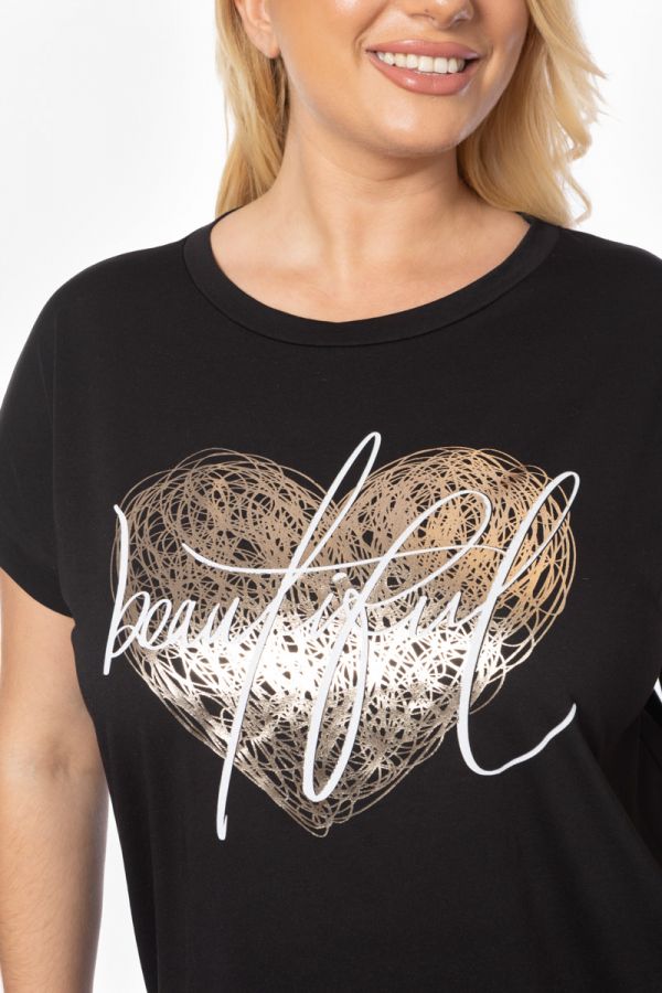 T-shirt με τύπωμα καρδιά σε μαύρο χρώμα