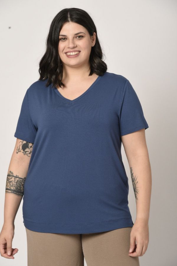T-shirt με V λαιμόκοψη σε μπλε χρώμα