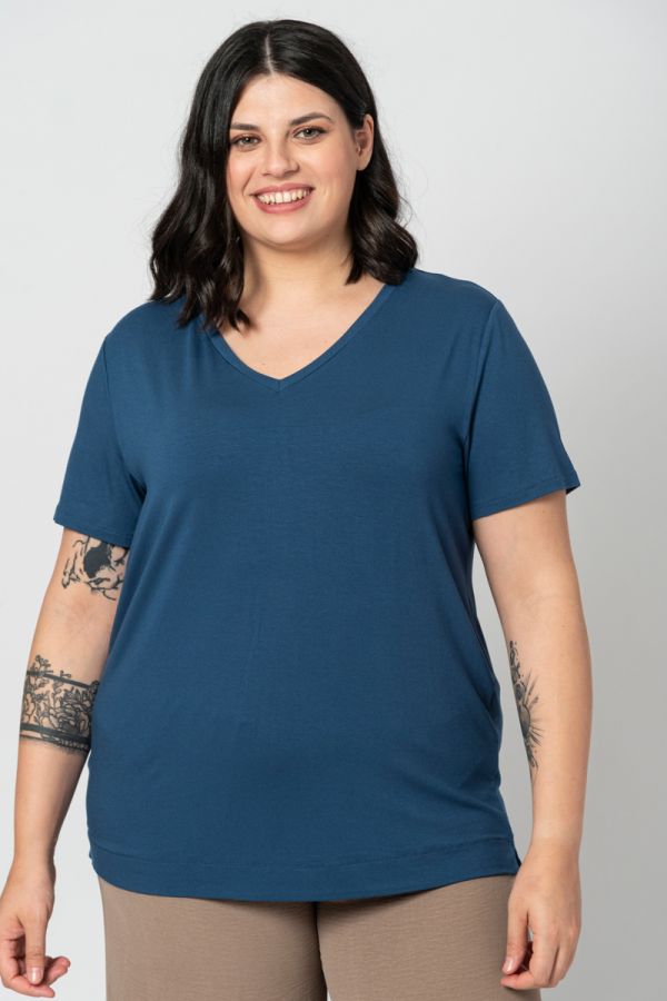 T-shirt με V λαιμόκοψη σε μπλε χρώμα