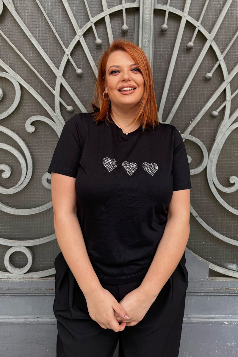  T-shirt με στρας καρδιές σε μαύρο χρώμα 2025
