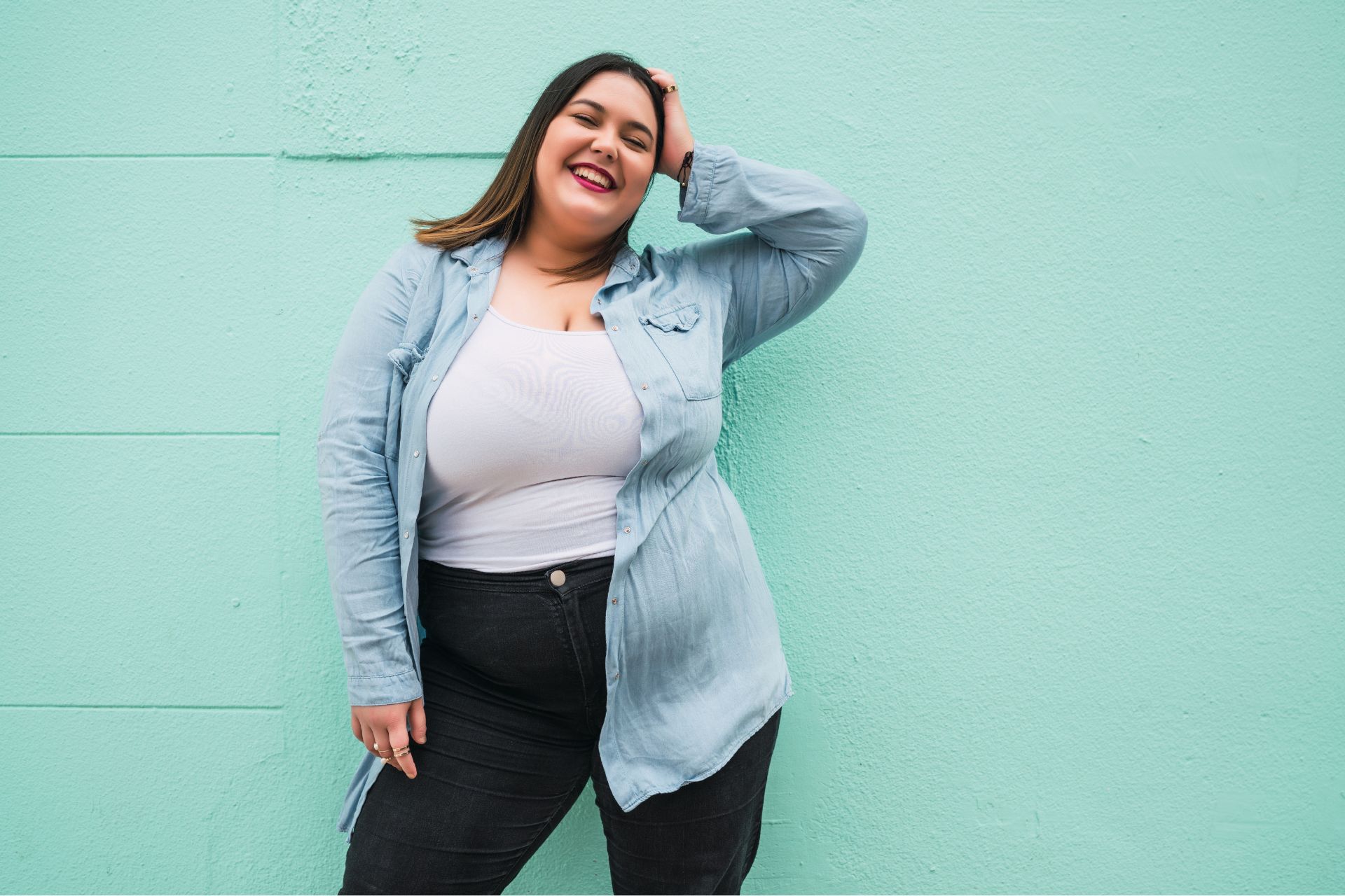 Τι να φορέσω αν έχω κοιλιά: Plus Size Οδηγός για στυλ και άνεση